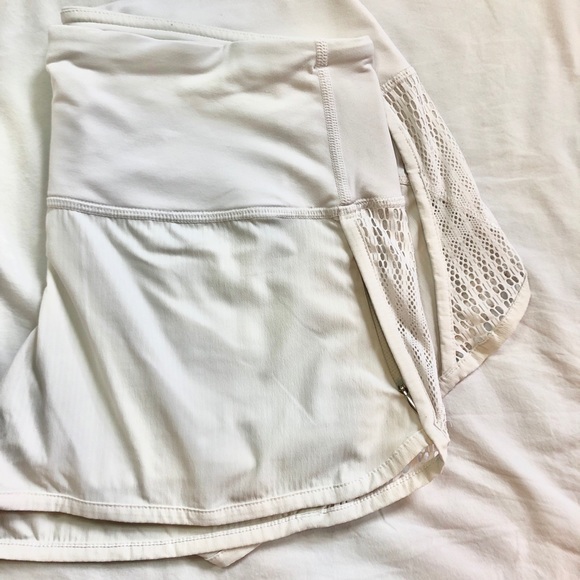 SOLD ❤️Lululemon Athletica Crocheted Running Short - Picture 7 of 7